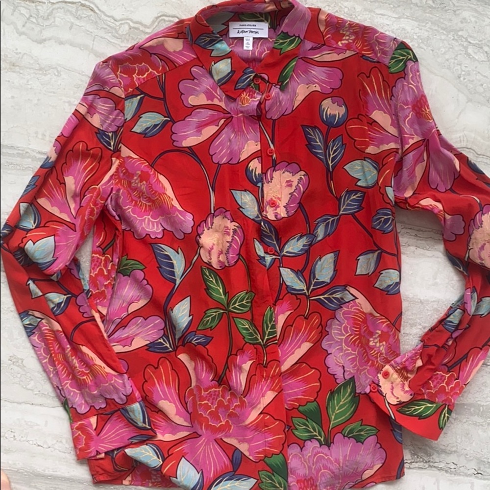 Bold floral 100% silk blouse.